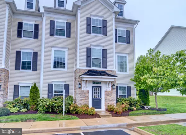 8177 FALLS GROVE DR, Manassas, VA 20111