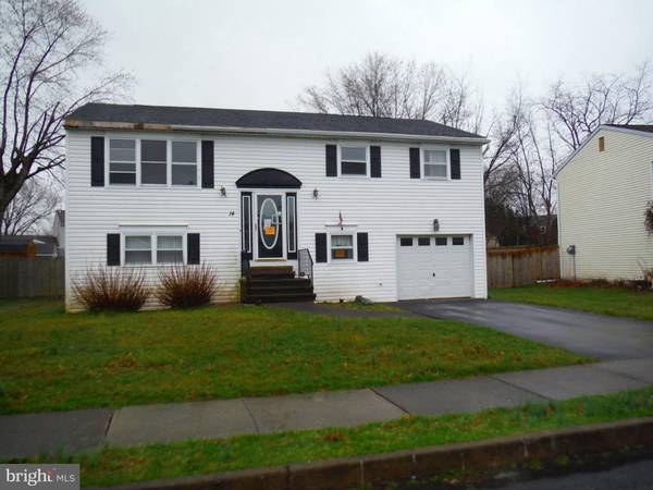 14 KINGSWOOD DR, Mechanicsburg, PA 17055