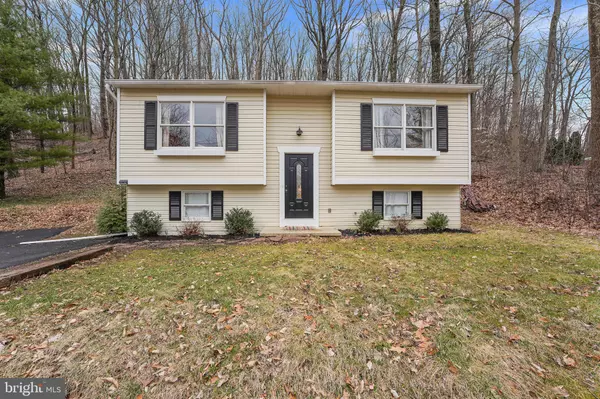 830 UNGER LN, Boyertown, PA 19512