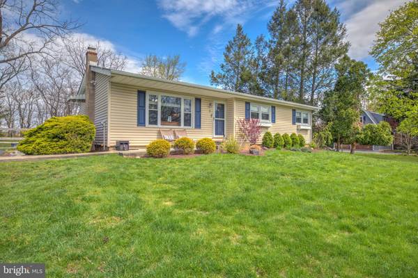 3 ORCHARD AVE, Pennington, NJ 08534