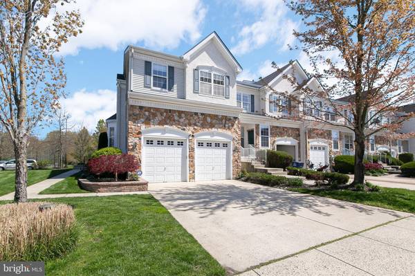 12 HATHAWAY CT, Marlton, NJ 08053