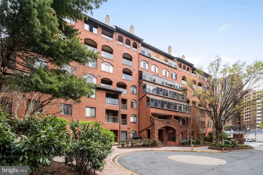 1029 N STUART ST #515, Arlington, VA 22201