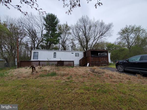 370 RAGING RIVER, Falling Waters, WV 25419