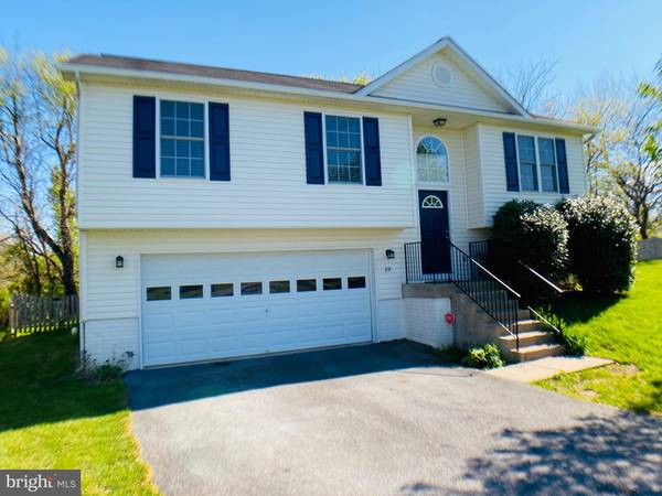 19 HARE CT, Ranson, WV 25438