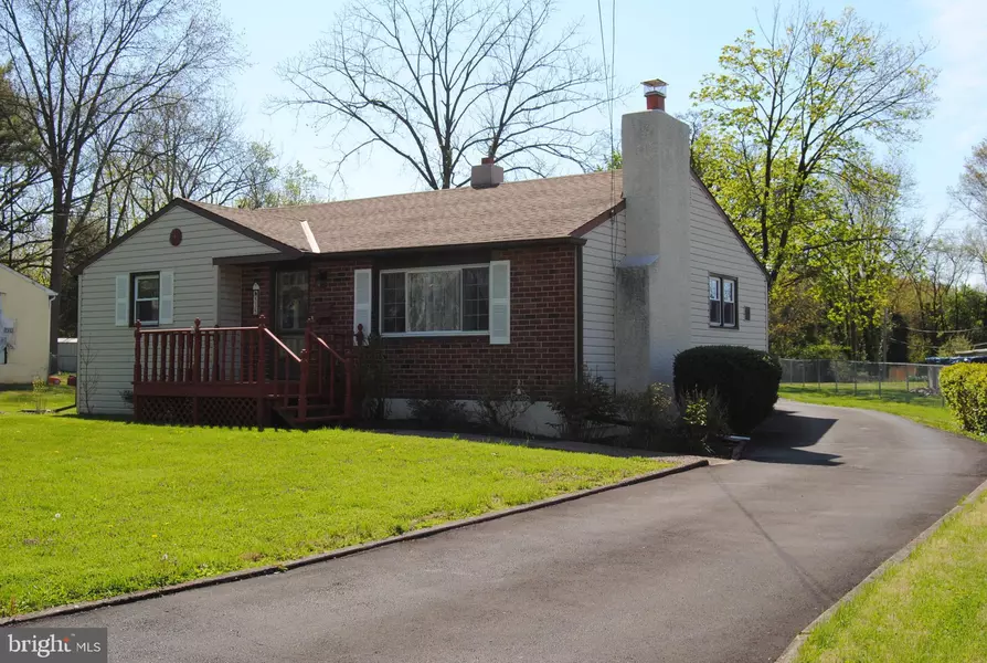 535 S WARMINSTER RD, Hatboro, PA 19040