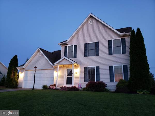 1040 WEBLING CIR, Greencastle, PA 17225