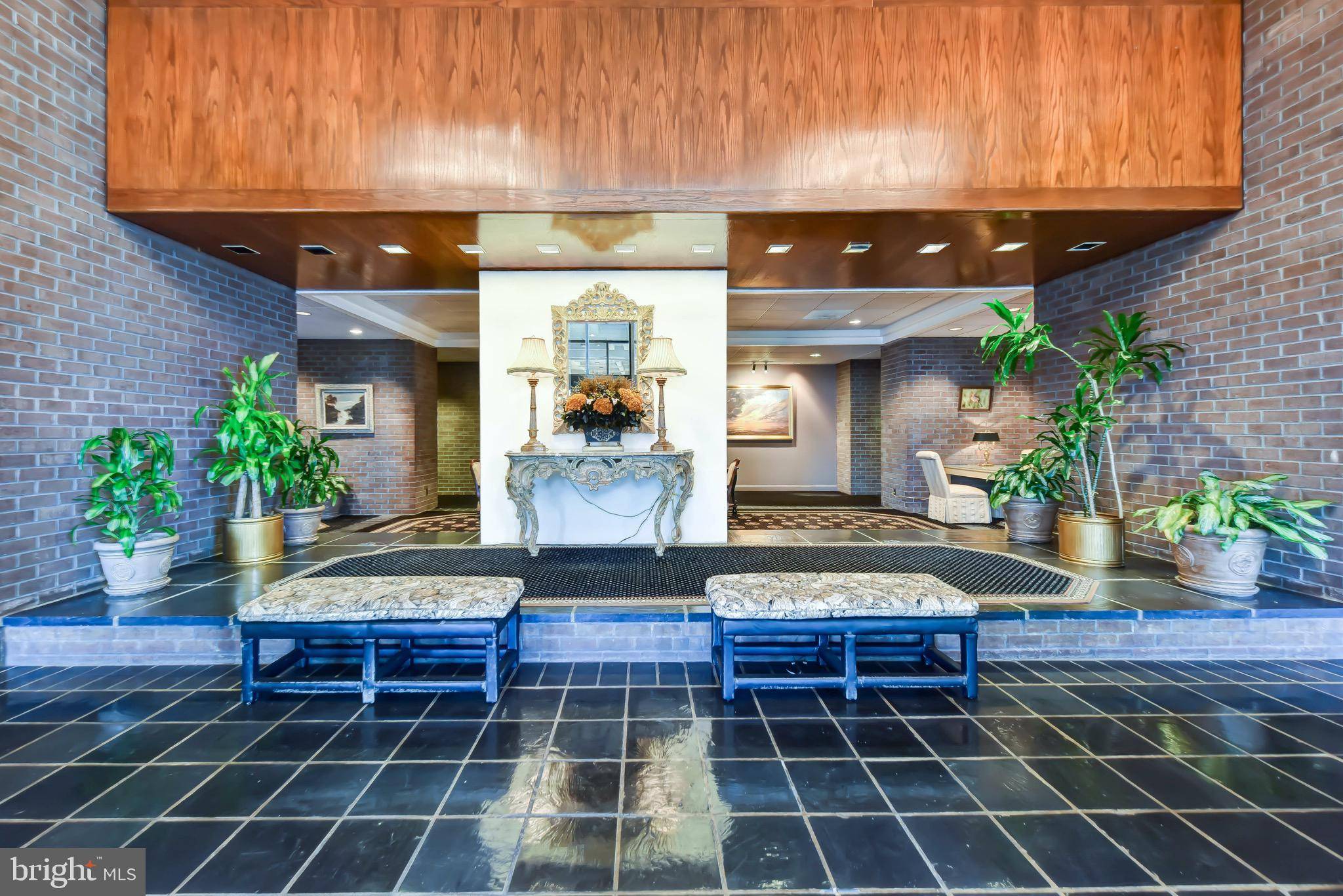 Mclean, VA 22102,1800 OLD MEADOW RD #1009