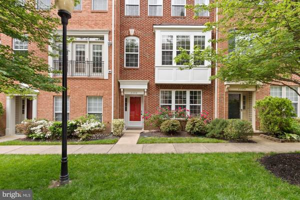 2366 HUNTINGTON STATION CT, Alexandria, VA 22303