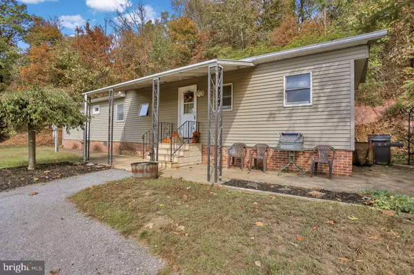 43 SUMMER MOUNTAIN RD, Bernville, PA 19506