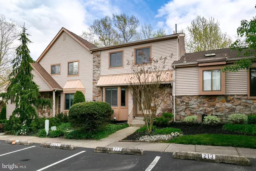 213 CHANTICLEER, Cherry Hill, NJ 08003