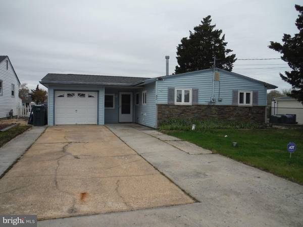 32 LAKE SAINT CLAIR DR, Tuckerton, NJ 08087