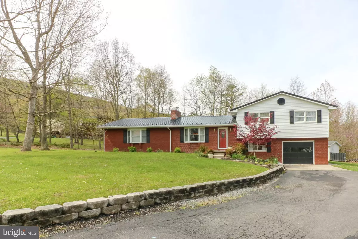 Keyser, WV 26726,306 HICKORY KNOLL