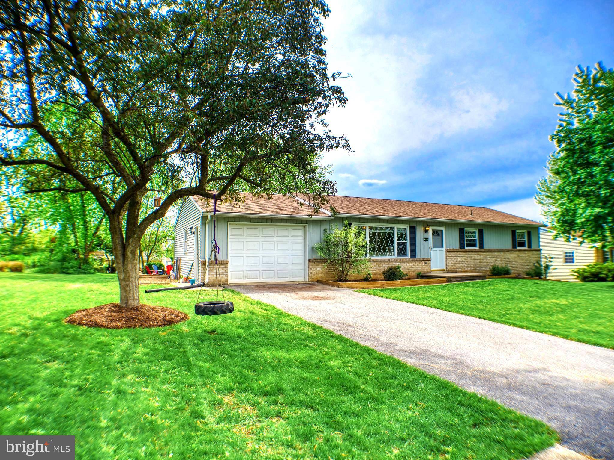 15 JANE LN, Carlisle, PA 17013