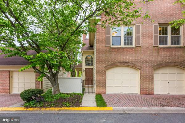 5802 LINDEN SQUARE CT #40, Rockville, MD 20852