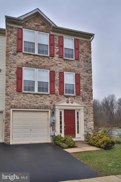 202 WINDSOR CT, Quakertown, PA 18951