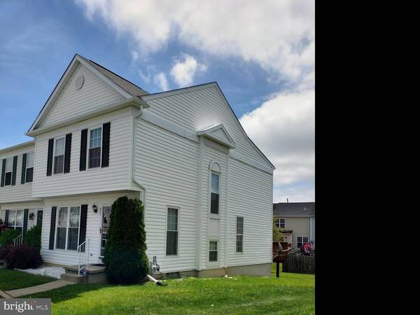 60 LISA DR, Newark, DE 19702