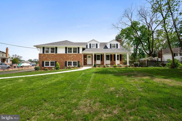 4 DEVON RD, Cinnaminson, NJ 08077