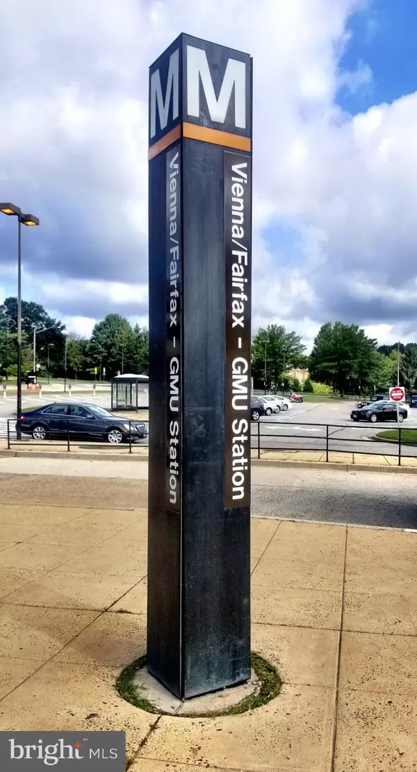 Vienna, VA 22180,710 NUTLEY ST SW