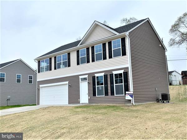 543 FENIMORE DR, Inwood, WV 25428