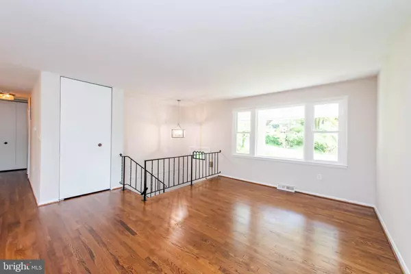 Catonsville, MD 21228,12 OVERHILL RD