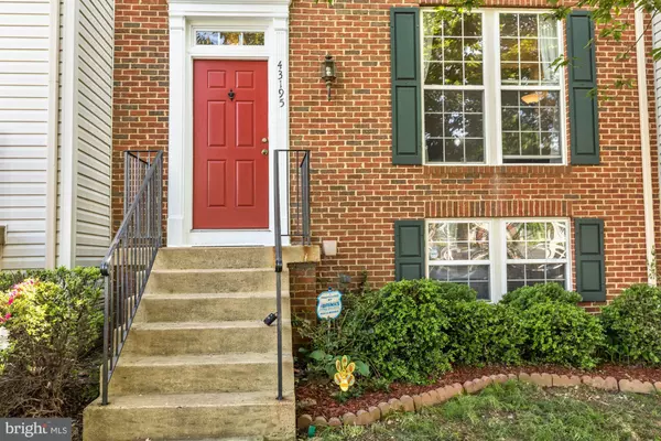 Chantilly, VA 20152,43195 CENTER ST