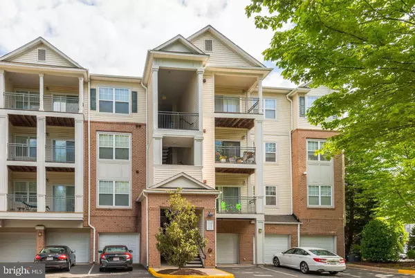 12120 GARDEN RIDGE LN #402, Fairfax, VA 22030