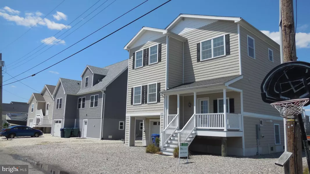 28 W BOAT DR, Tuckerton, NJ 08087