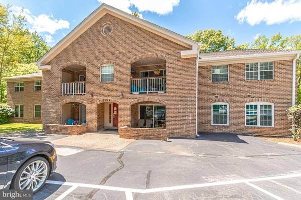 5914 COVE LANDING RD #302, Burke, VA 22015