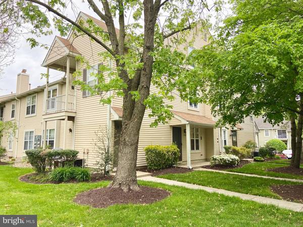 1703-A RALSTON DR, Mount Laurel, NJ 08054