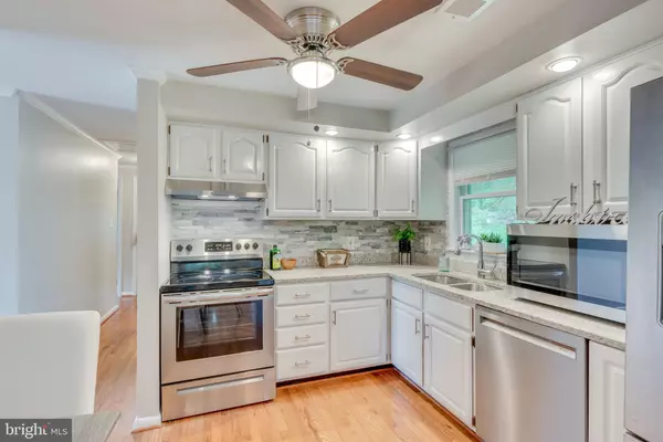 Shepherdstown, WV 25443,504 MCSHANES LANDING LN