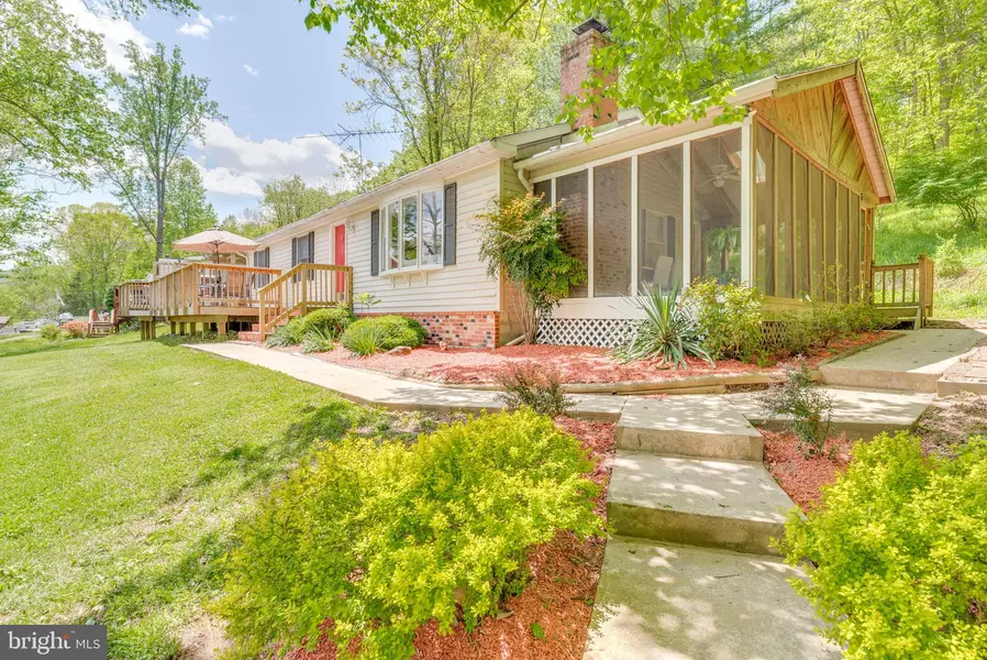504 MCSHANES LANDING LN, Shepherdstown, WV 25443