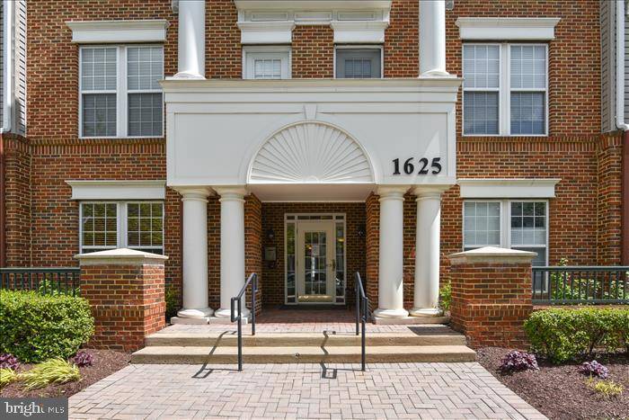 1625 PICCARD DR #204, Rockville, MD 20850