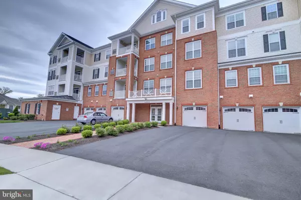 Ashburn, VA 20147,44605 YORK CREST TER #403