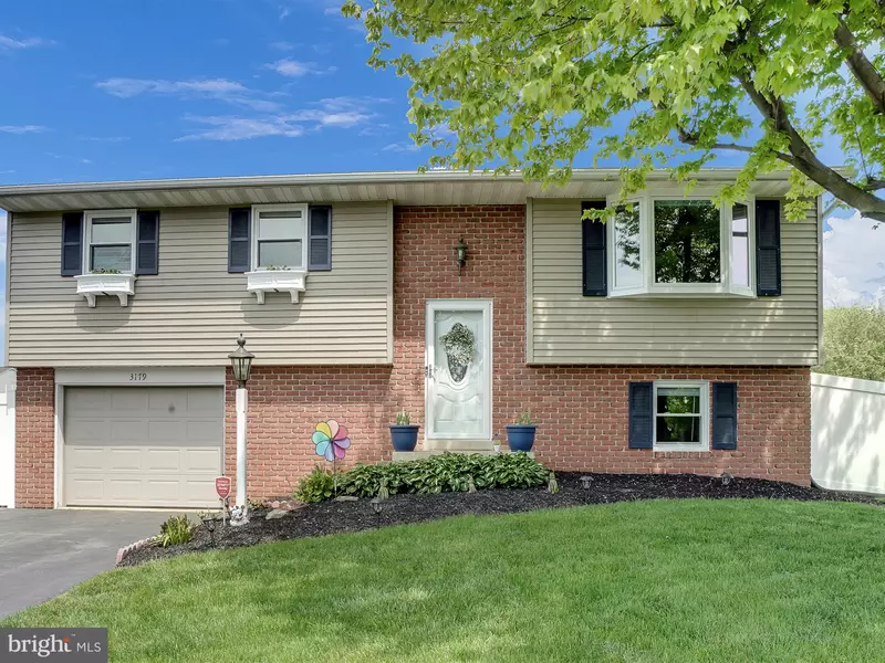 3179 GLENGREEN DR, Lancaster, PA 17601