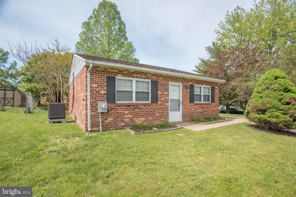 10 WRIGHT CIR, Newark, DE 19702