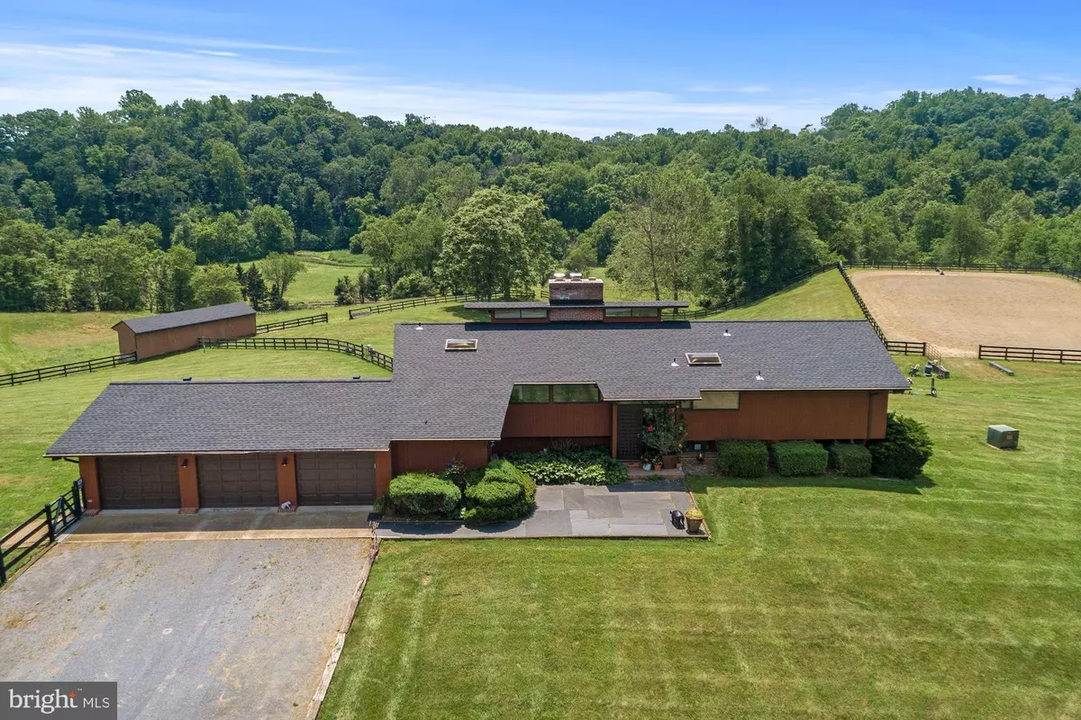 Delaplane, VA 20144,9376 BRIAR LN