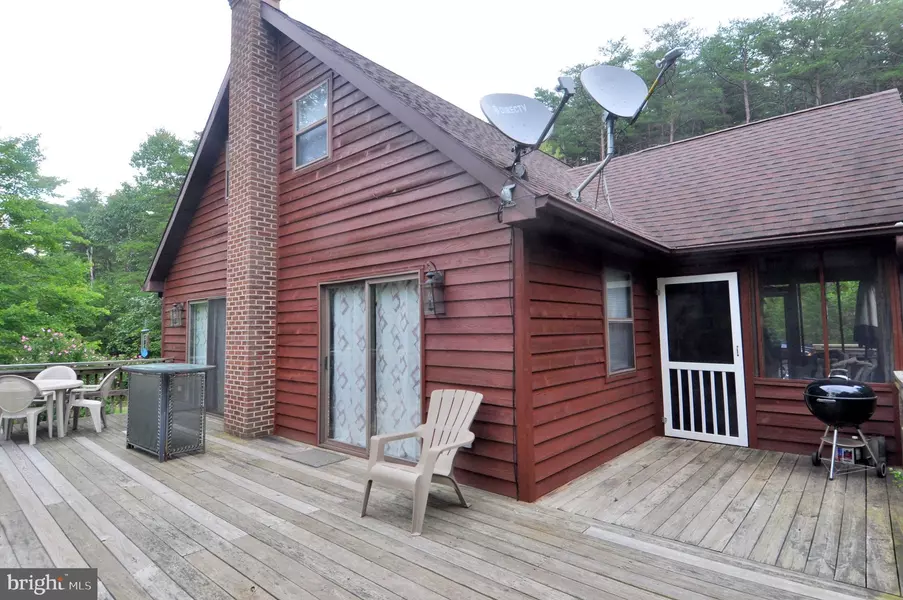 168 BEAVER DAM WOODS DR, Berkeley Springs, WV 25411