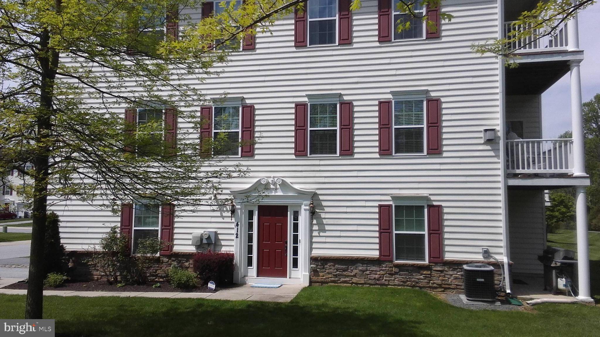 412 LAROSE DR #412, Coatesville, PA 19320