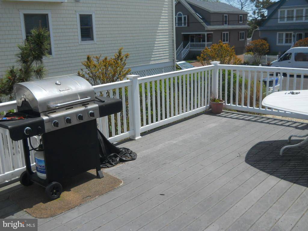 Beach Haven, NJ 08008,317 W FAIRVIEW AVENUE