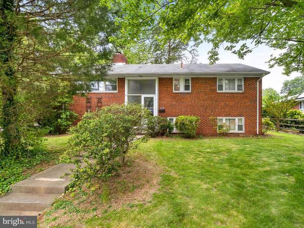 10232 FARNHAM DR, Bethesda, MD 20814