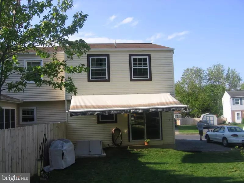 1049 MONTICELLO LN, Lancaster, PA 17603