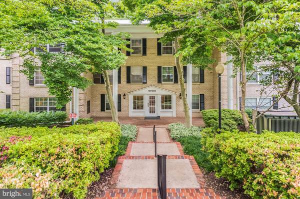 7700 TREMAYNE PL #305, Mclean, VA 22102