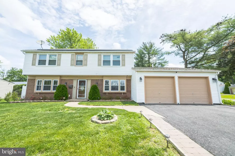 2 GABLE WAY, Willingboro, NJ 08046