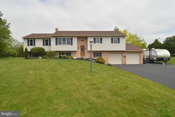 89 RIDGE DR, Mohrsville, PA 19541