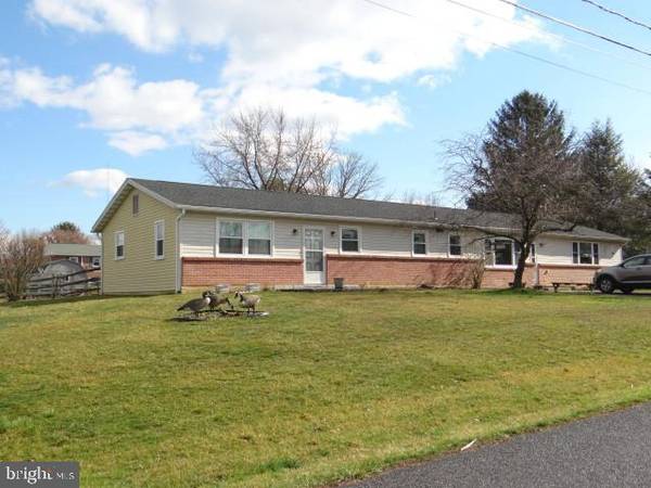 1351 MARVIC DR, Chambersburg, PA 17202