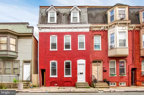 32 W MAPLE ST, York, PA 17401