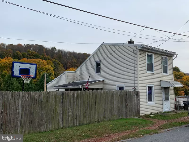 353 FRONT ST, Pottsville, PA 17901