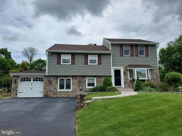 929 CARLIN DR, Southampton, PA 18966