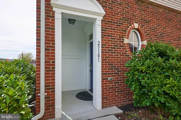 Chantilly, VA 20152,25101 GUNNERY SQ