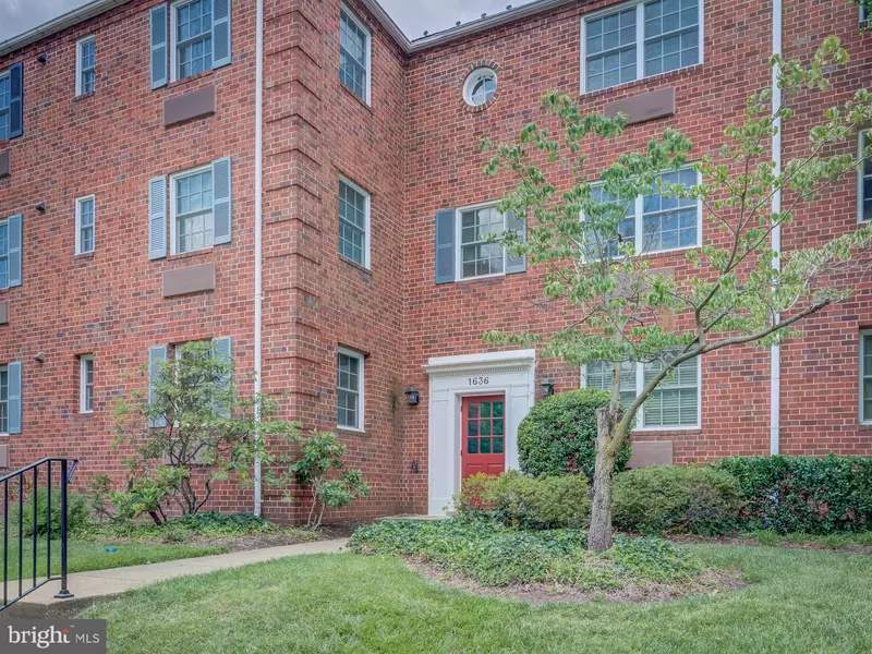 1636 W ABINGDON DR #102, Alexandria, VA 22314